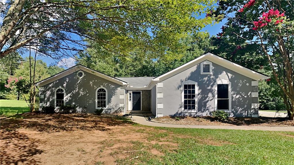 Bentley Woods Trl, Lithonia, GA 30058