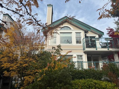 {{alt}} | Card Image