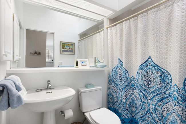 APT-3 - 200 Cocoanut Ave, Townhouse with 2 bedrooms, 3 bathrooms and null parking in Sarasota FL | Image 27