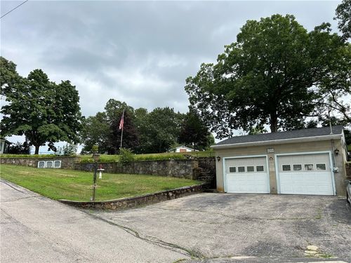 34 Vine St, West Warwick, RI, 02893-3515 | Card Image