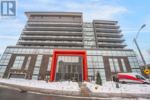 627-15 James Finlay Way, North York, ON, M3M0B3 | Card Image