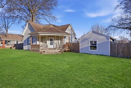 206 E 13th St, Higginsville, MO, 64037-1206 | Card Image