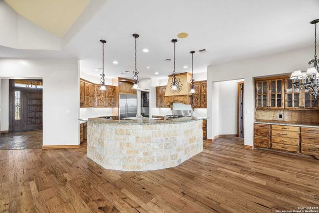 2021 Vista Ridge Dr, House other with 3 bedrooms, 3 bathrooms and null parking in Kerrville TX | Image 8