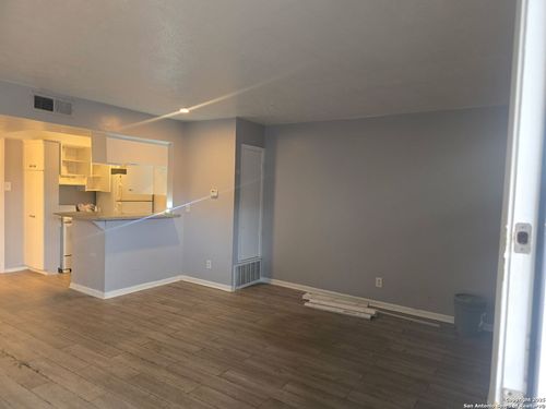 apt-703-170 De Chantle Rd, San Antonio, TX, 78201-3864 | Card Image