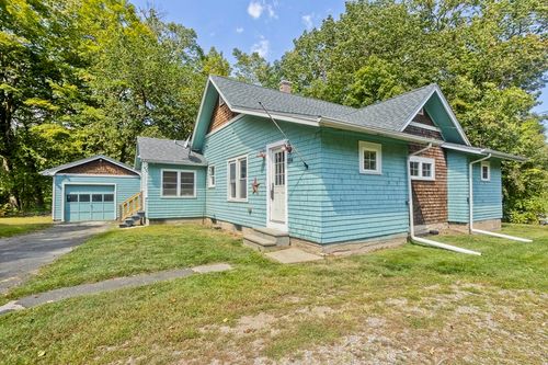 204 River Dr, Hadley, MA, 01035-9457 | Card Image