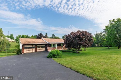 960 Furnace Hills Pike, LITITZ, PA, 17543-9653 | Card Image
