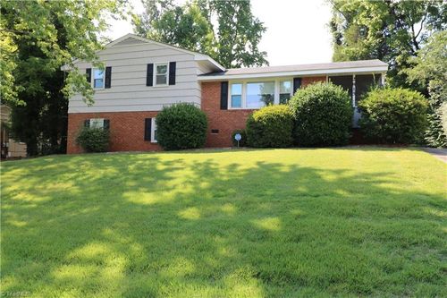 2815 Ashwood Dr, Winston-Salem, NC, 27103-3405 | Card Image