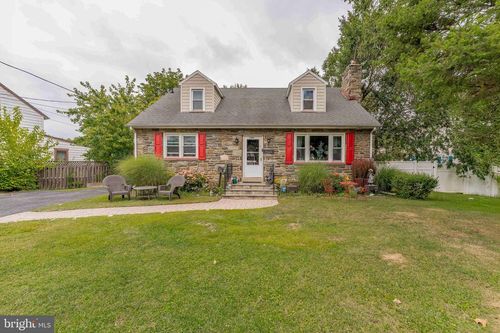 1306 Swarthmore Ave, FOLSOM, PA, 19033-1025 | Card Image