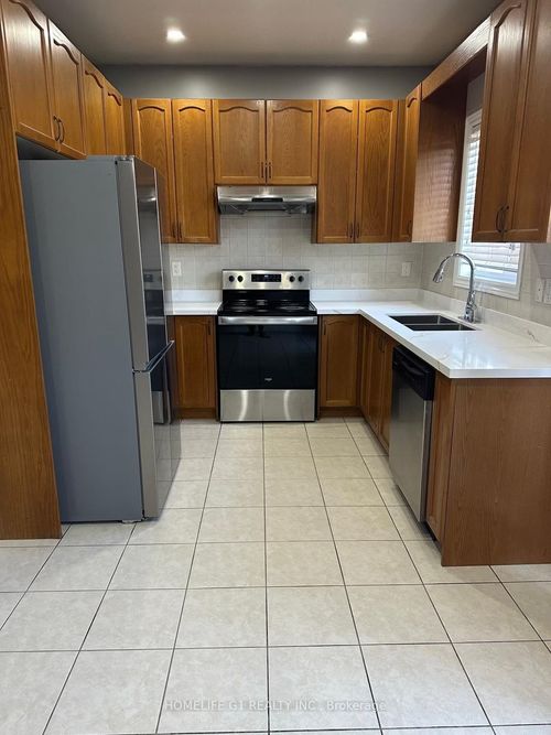 120 Rocky Point Cres, Brampton, ON, L6V4S6 | Card Image