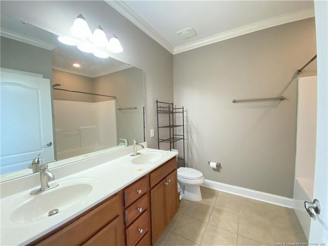 M bathroom | Image 13