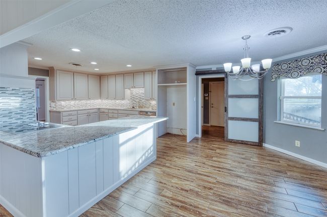 510 S Irick St, House other with 4 bedrooms, 3 bathrooms and null parking in Pilot Point TX | Image 7