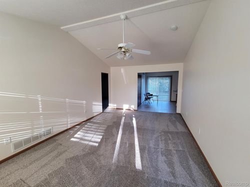 310 Parkview St, Pinconning, MI, 48650-9628 | Card Image
