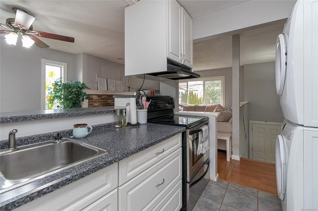 4070 Carey Rd, House other with 5 bedrooms, 3 bathrooms and 3 parking in Saanich BC | Image 14
