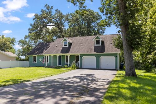 43W753 Oakleaf Dr, Elburn, IL, 60119-8451 | Card Image