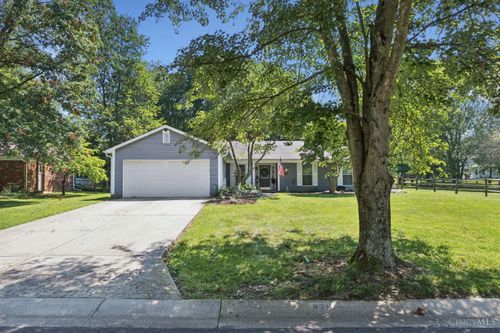 8710 Creekwood Dr, Maineville, OH, 45039-8214 | Card Image