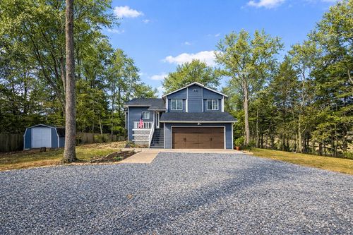 983 Lake Ridge Dr, Dandridge, TN, 37725-5041 | Card Image