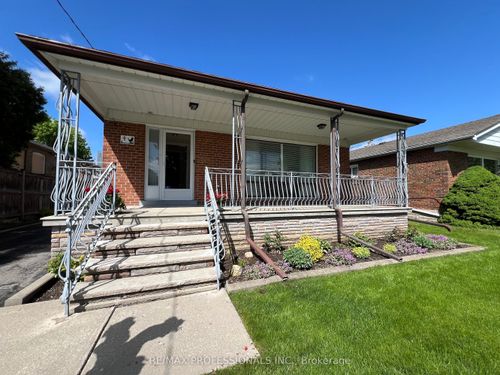 4 Vauxhall Drive, Scarborough, ON, M1P1P7 | Card Image