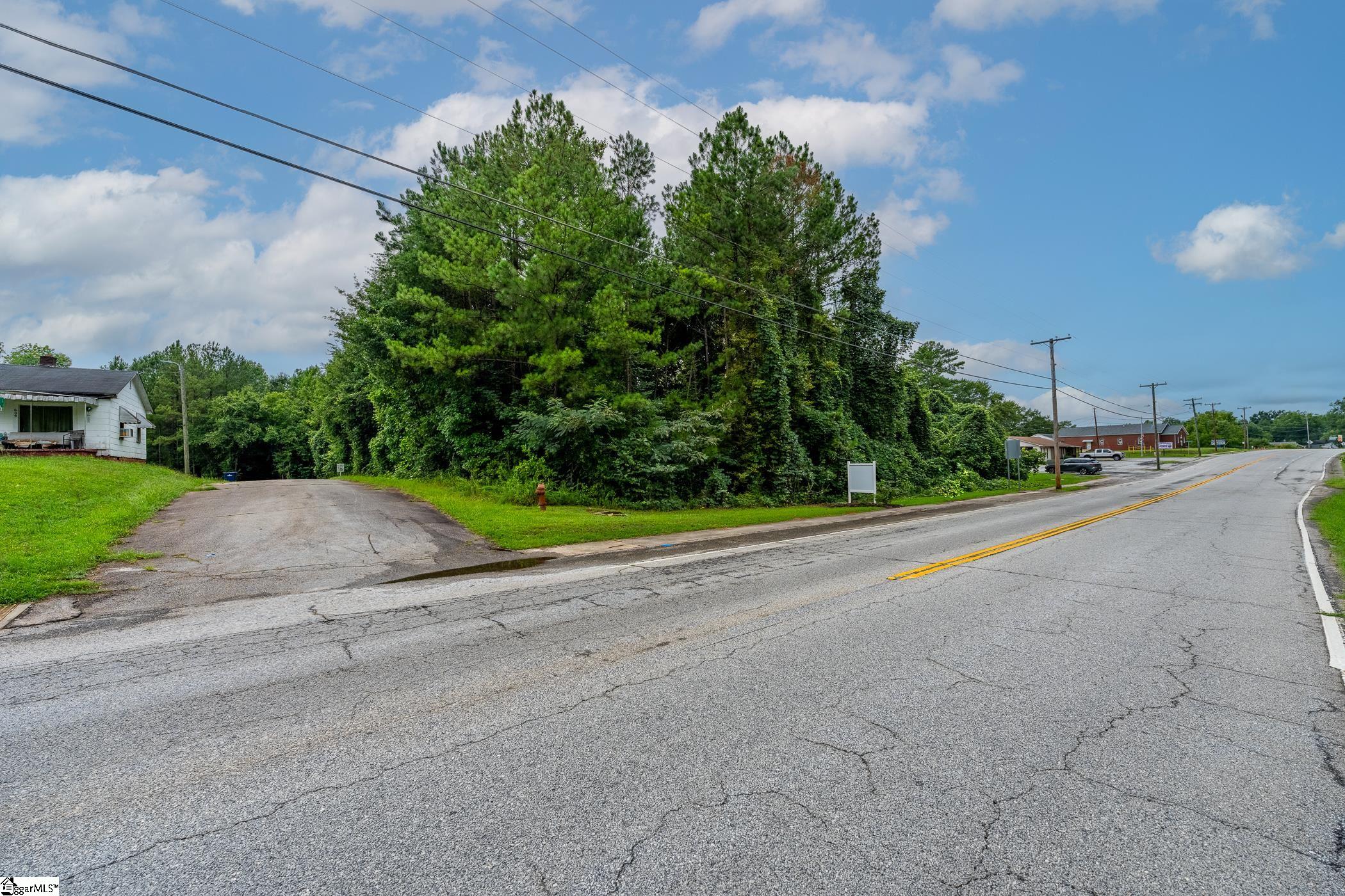 Land in Jonesville 4