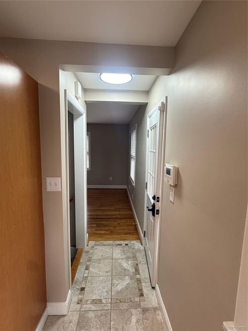 2181 Brickley St, Ferndale, MI, 48220-1113 | Card Image