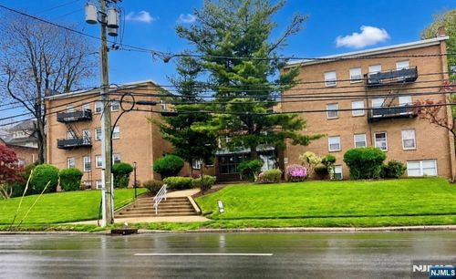 81 Grand Ave, Englewood, NJ, 07631-3530 | Card Image