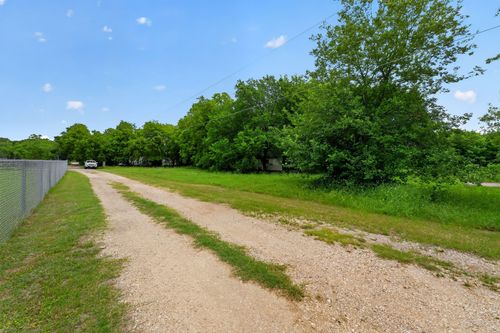 4002 Curry Rd, Arlington, TX, 76001-5330 | Card Image