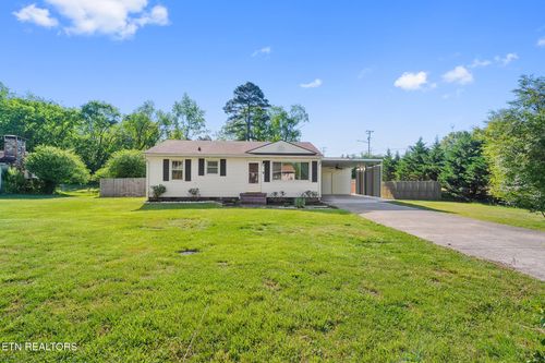 5204 Rowan Cir, Knoxville, TN, 37912-2732 | Card Image