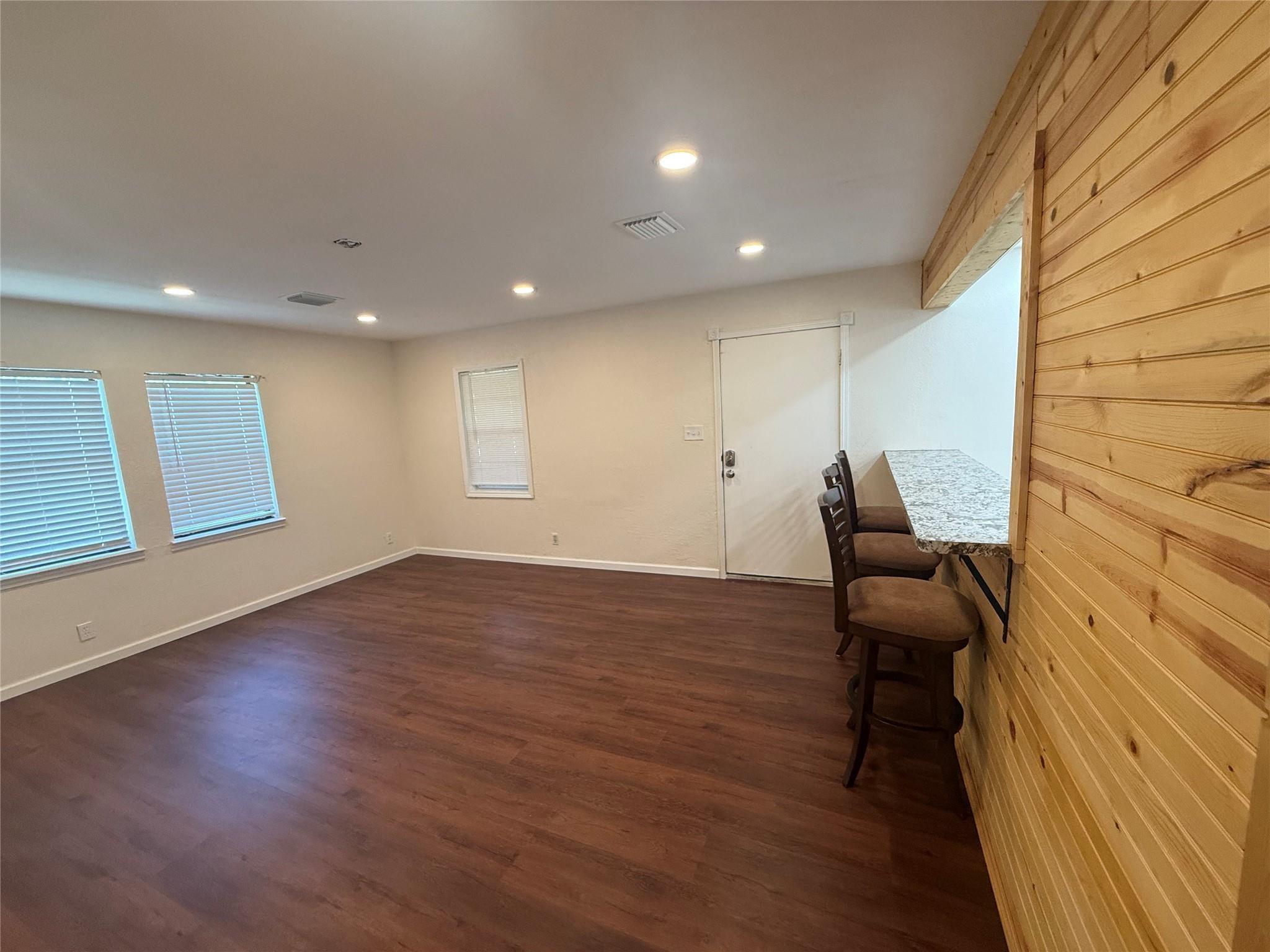 Residential Lease in Willis 5