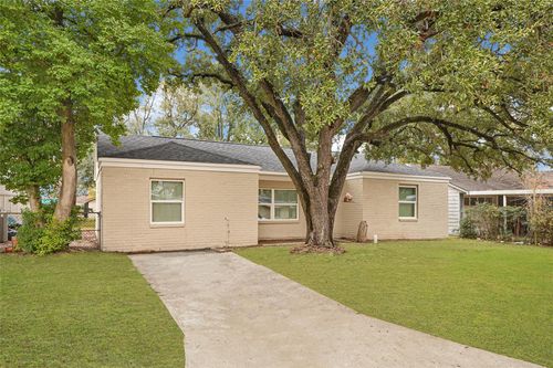 2204 Benson Dr, Galena Park, TX, 77547-2113 | Card Image