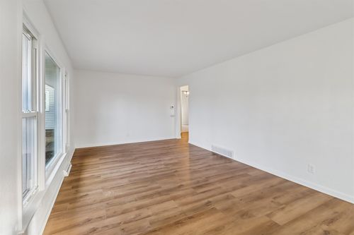 821 Ashmore Cir, West Des Moines, IA, 50265-3534 | Card Image