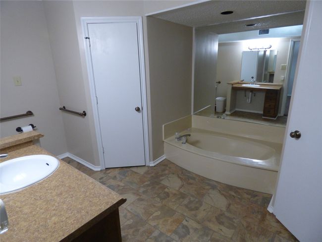1920 Arbor Creek Dr, House other with 3 bedrooms, 2 bathrooms and null parking in Carrollton TX | Image 23