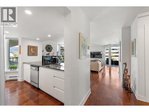 302-168 Chadwick Crt, North Vancouver, BC, V7M3L4 | Card Image