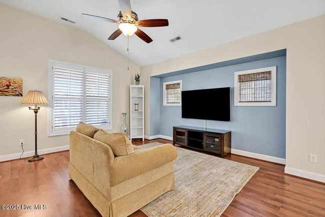 110 Island Palms Dr, House other with 3 bedrooms, 2 bathrooms and 1 parking in Carolina Beach NC | Image 6