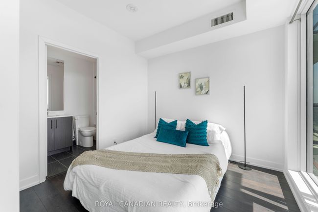 1110 - 215 Veterans Dr, Condo with 2 bedrooms, 2 bathrooms and 1 parking in Brampton ON | Image 21