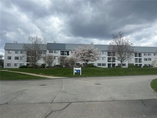 b-5-3 Admiralty Dr, Middletown, RI, 02842-6409 | Card Image