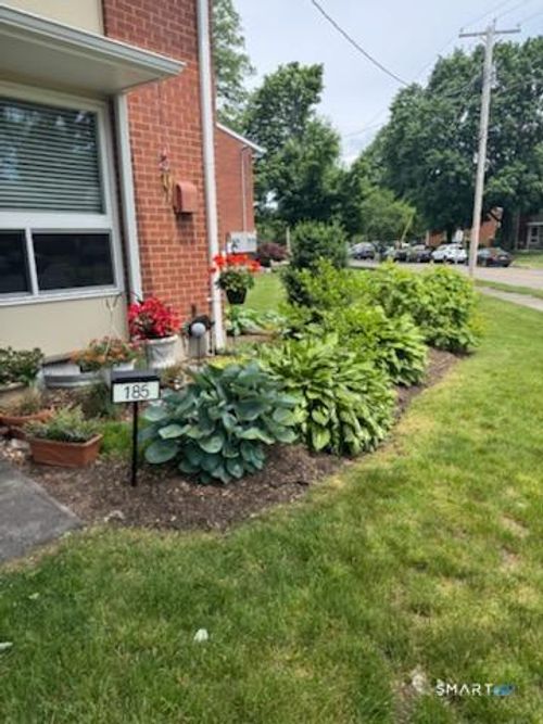 185 Centerbrook Rd, Hamden, CT, 06518-3401 | Card Image
