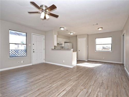apt-c-5502 Rose Hill Cir, Austin, TX, 78745-3652 | Card Image