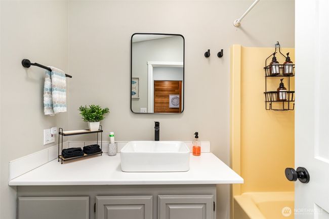 Full main floor bathroom has had a refresh! | Image 28