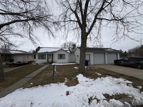 512 1st Street S, Ellendale, ND, 58436 | Card Image