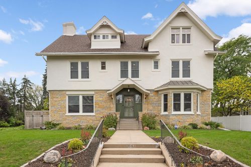 1647 W 26th St, Minneapolis, MN, 55405-2411 | Card Image
