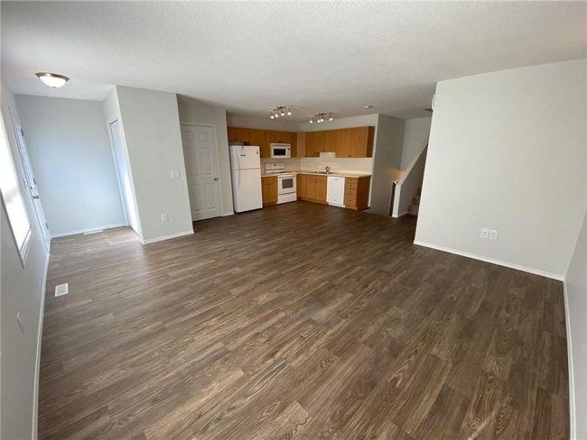 4912 54 Avenue, Home with 3 bedrooms, 2 bathrooms and 2 parking in Olds AB | Image 4