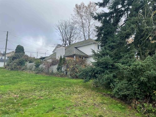 808 E 3rd St, North Vancouver, BC, V7L1H1 | Card Image