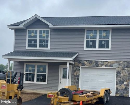 120 Pacific Ave, MILROY, PA, 17063-8812 | Card Image