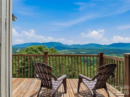 536 Windswept Dr, Asheville, NC, 28801-4220 | Card Image