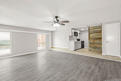 1-5834 Winding Ridge Dr, Windcrest, TX, 78239-2014 | Card Image