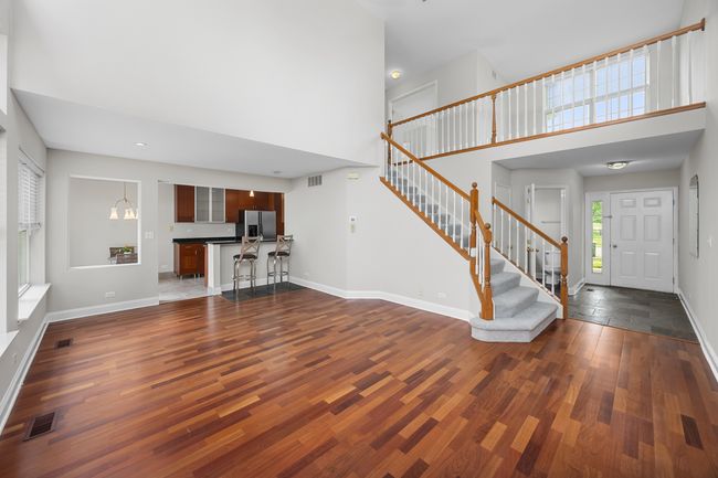 905 Huntington Dr, Townhouse with 2 bedrooms, 3 bathrooms and 2 parking in Elk Grove Village IL | Image 4