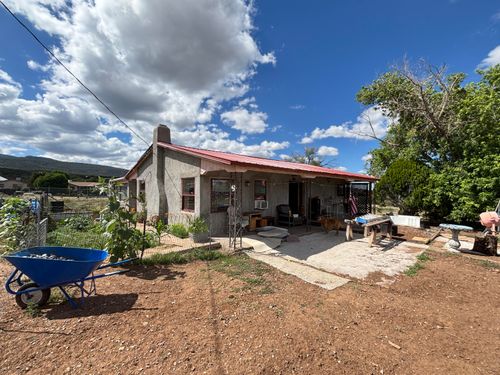 2 Bus Ln, Sandia Park, NM, 87047-9554 | Card Image