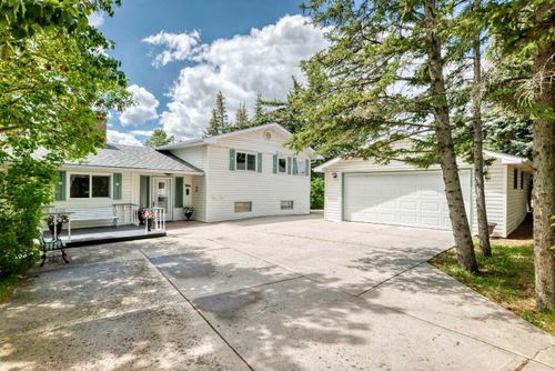 10737 Eamon Rd Nw, Calgary, AB, T3G5H2 | Card Image