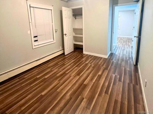 240 Strong Ave, Lindenhurst, NY, 11757-4427 | Card Image