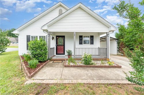 606 Arden St, Burlington, NC, 27215-6888 | Card Image