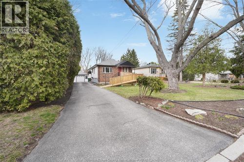 616 Ducharme St, Windsor, ON, N9G1K6 | Card Image